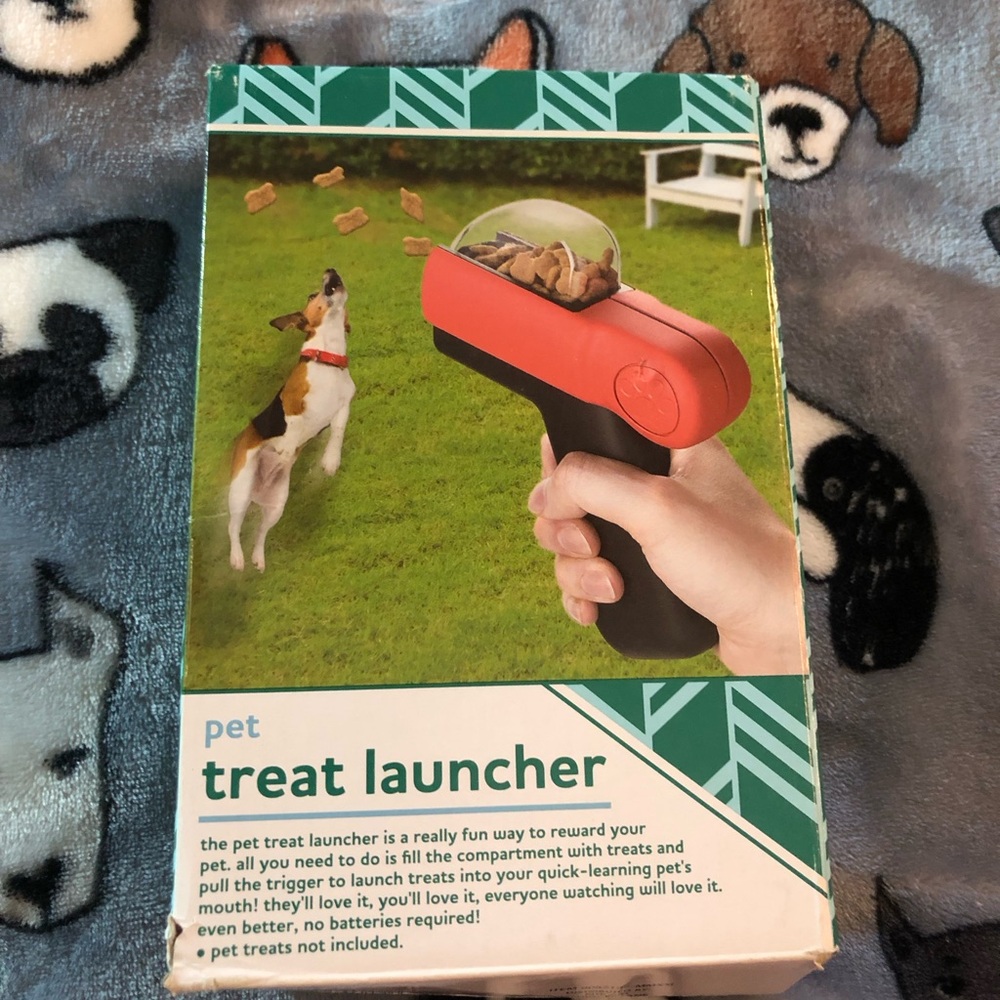 PET TREAT LAUNCHER 🐶🐾🐈‍⬛🐈